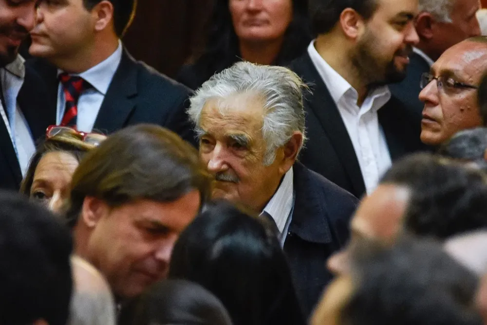 No se puede transcurrir en política sin tener amigos de la vereda de enfrente”, reflexionó Mujica