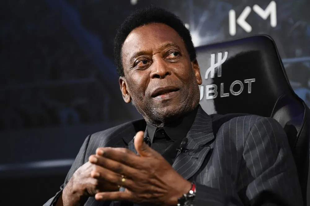 Pelé fue operado de un tumor