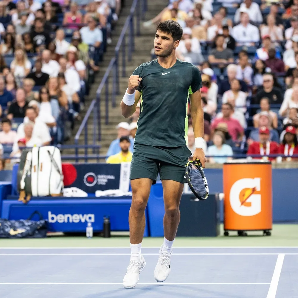 Carlos Alcaraz debutó con victoria en Canadá