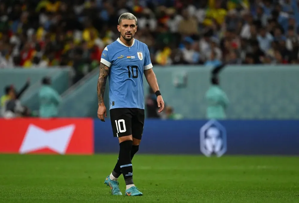 De Arrascaeta lamentó que un resultado que no dependía de nosotros haya dejado afuera a Uruguay