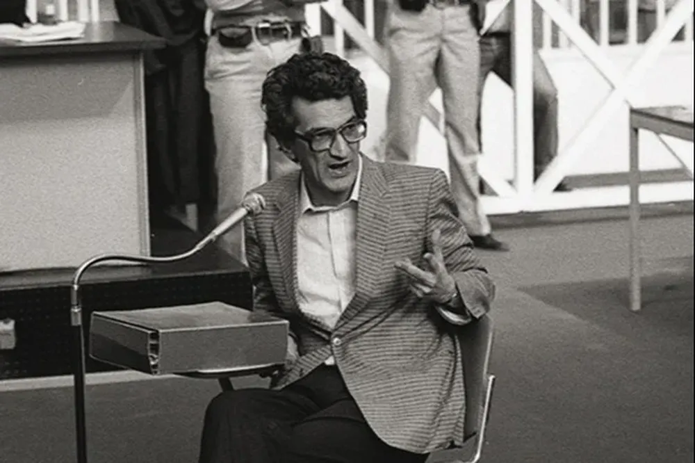 Toni Negri durante el juicio en el que fue acusado de ser jefe de las Brigadas Rojas.