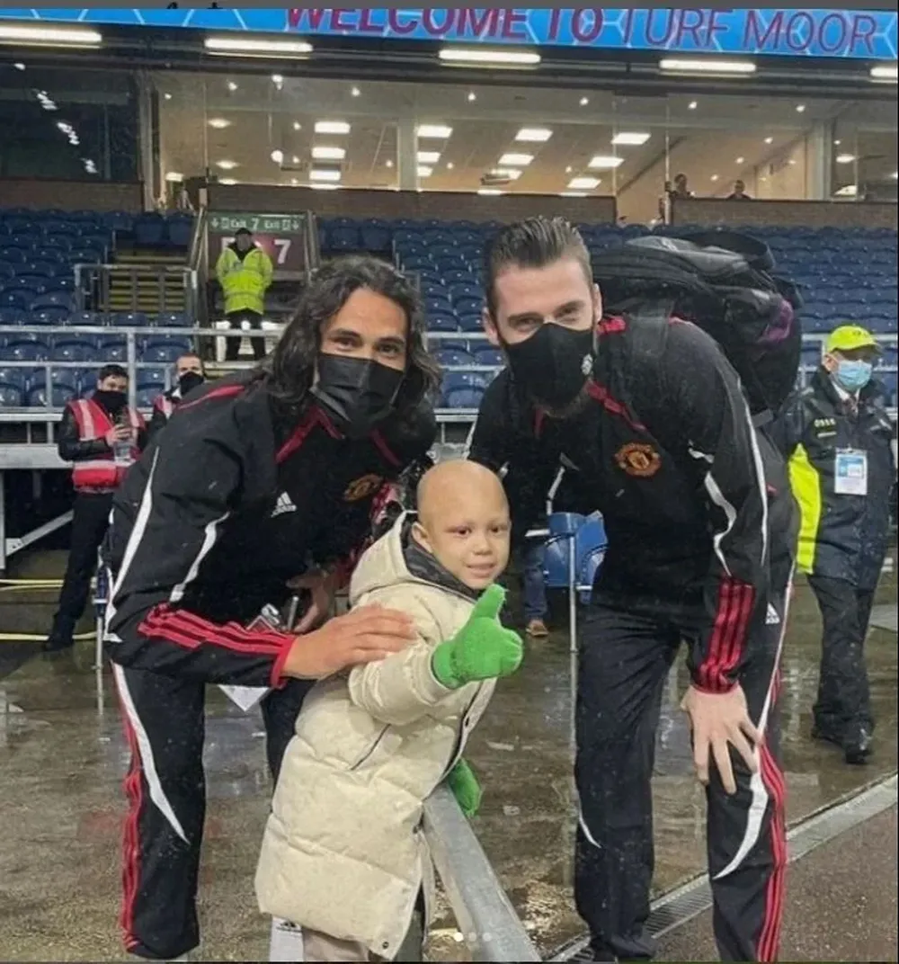 Edinson Cavani y David De Gea estuvieron junto al pequeño River Rhodes luego del partido ante Burnley por la Premier League