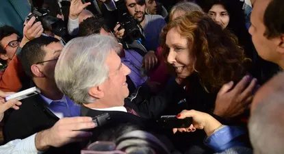 El Observador | Vázquez y Moreira se abrazaron en La huella de Seregni