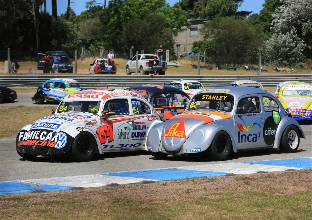 Momento clave: De Luca (Nro. 82) va por fuera superando a Alfonzo y Massat