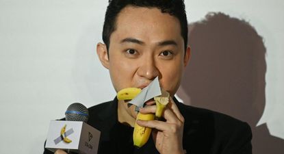 Justin Sun pagó US$6,2 millones por la obra de arte "Comedian".