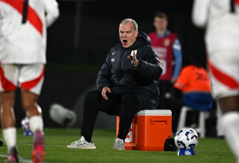 Marcelo Bielsa en la selección uruguaya vs Perú Eliminatorias