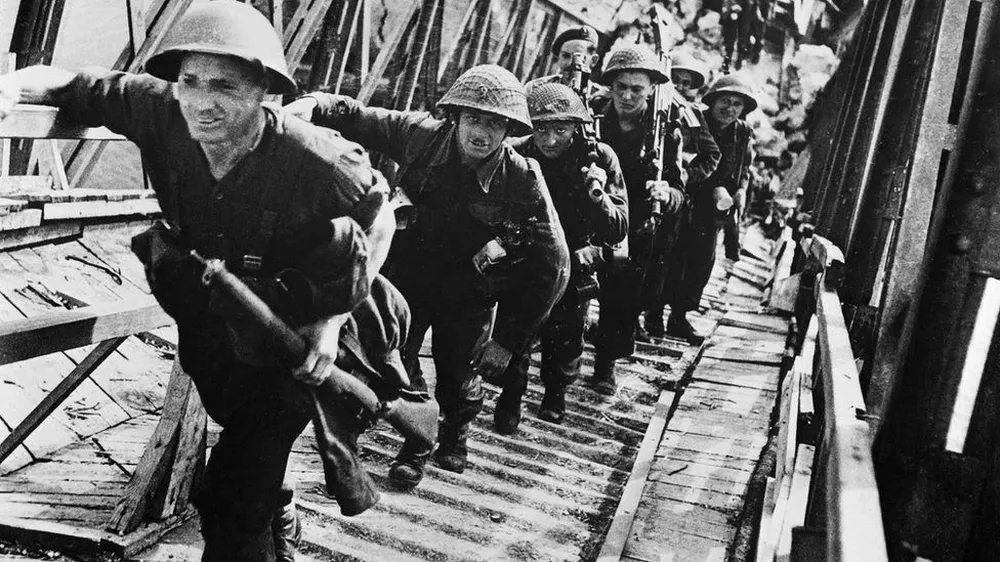 Ninguno de los generales alemanes se atrevió a ordenar el envío de tropas de refuerzo sin permiso de Hitler, que dormía cuando empezó el ataque
