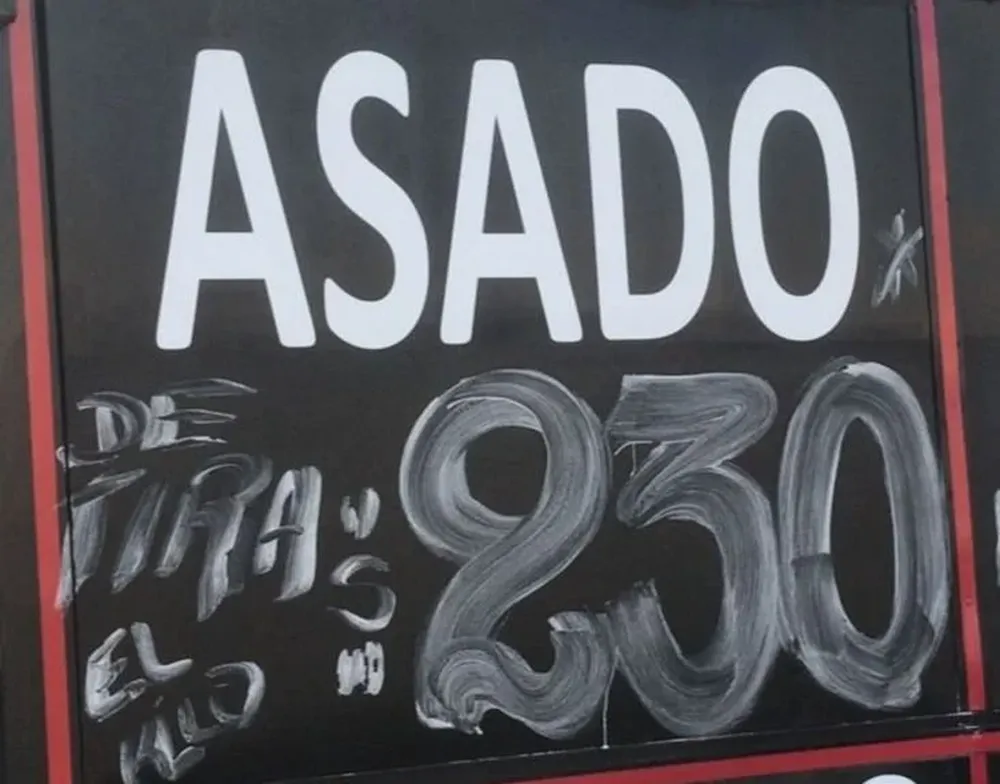 Venta fluida del asado a precio rebajado.