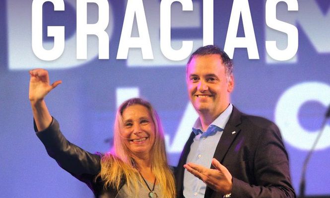 Manuel Adorni cosechó 495.069 votos (30,13%) contra 449.444 de Leandro Santoro (27,35%).