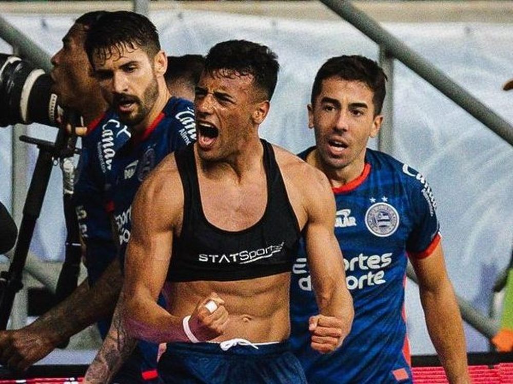 El loco festejo de Luciano Rodríguez junto a Carlos de Pena