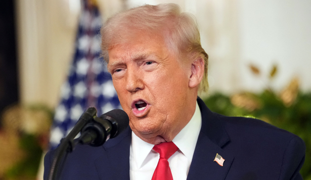 El presidente Trump asegura que Venezuela le robó petróleo y tierras a su país.