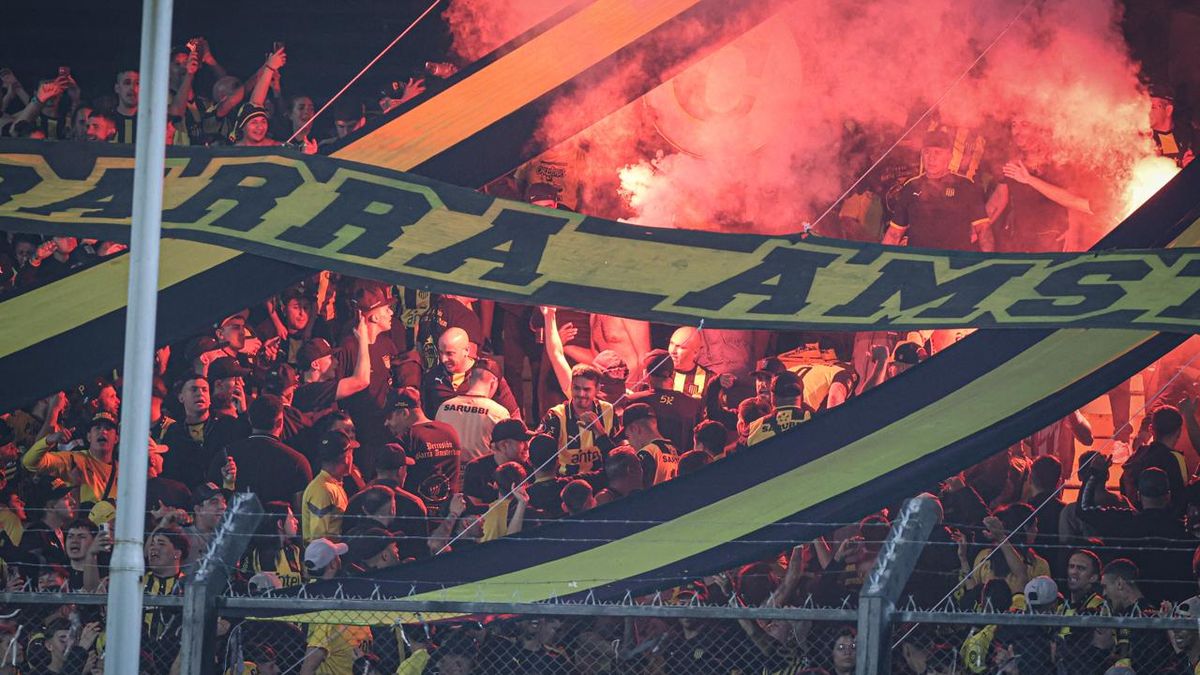 Incidentes en el Campeón del Siglo tras la eliminación de Peñarol: Interior informó que la salida tardía se pactó con el Carbonero, y reportó cuatro policías heridos
