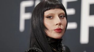 Lady Gaga sorprende a todos en una fiesta de Halloween en Barcelona con la canción Berghain de Rosalía. Lady Gaga sorprende a todos en una fiesta de Halloween en Barcelona con la canción Berghain de Rosalía.