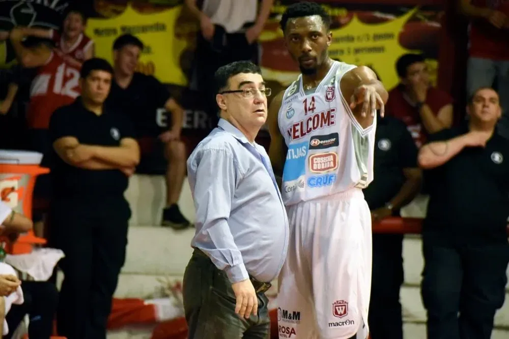 Javier Espíndola y Dakarai Tucker