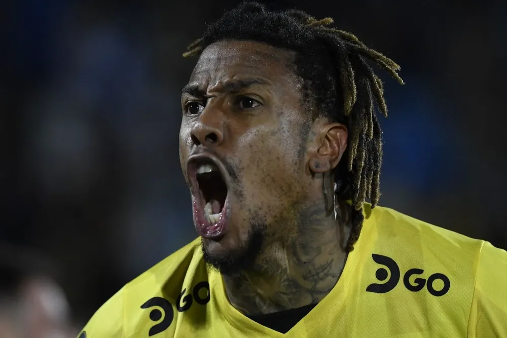 Abel Hernández festeja su gol con el que Peñarol venció a Liverpool