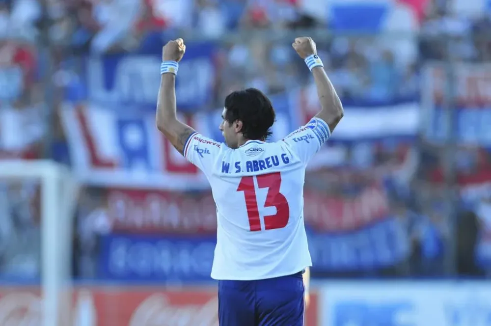 Sebastián Abreu se despidió del Parque Central con gol