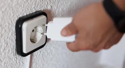 Por franjas horarias, la electricidad alcanzará el lunes su precio más bajo entre las 3:00 y las 4:00 horas.