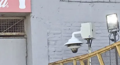 El debate: ¿Quién debe comprar  las cámaras?