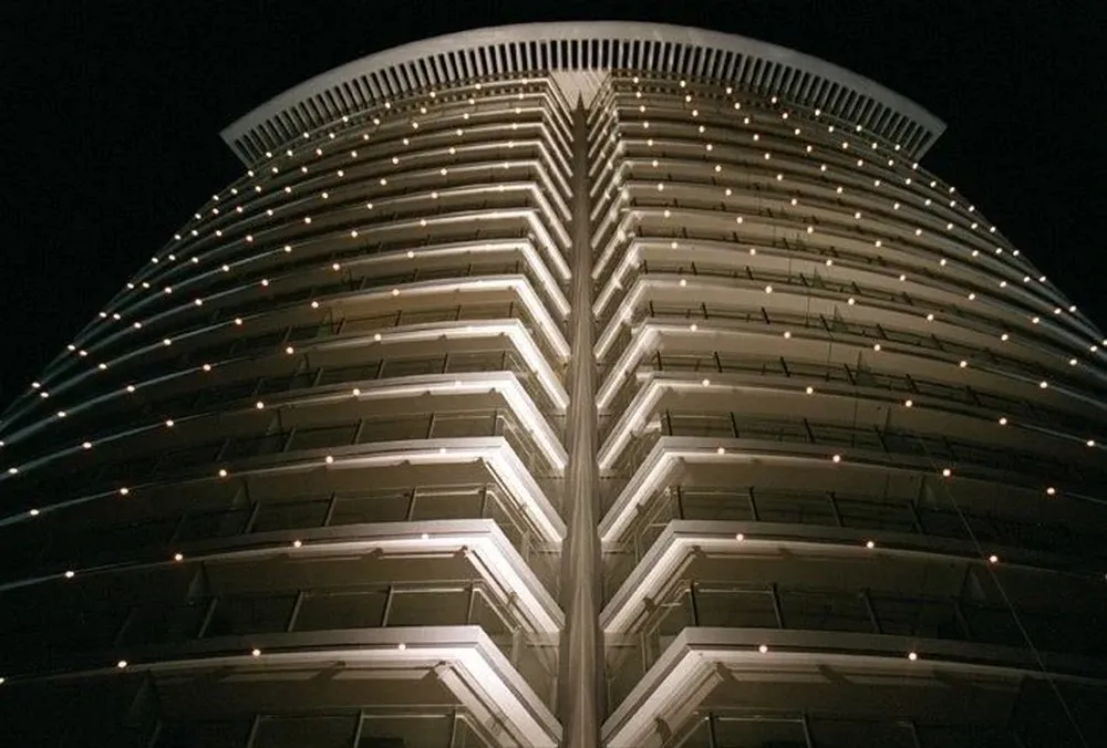 Fachada del edificio Sea & Forest, donde fueron atrapados los delincuentes
