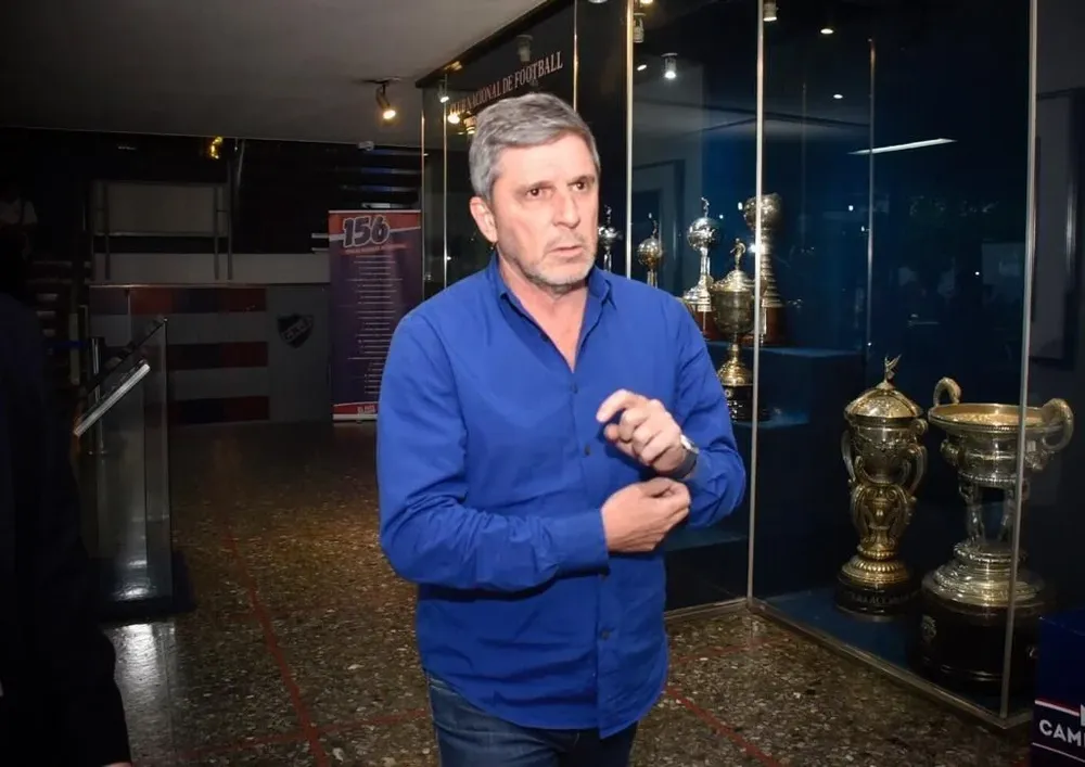 Alejandro Balbi asume como presidente en Nacional