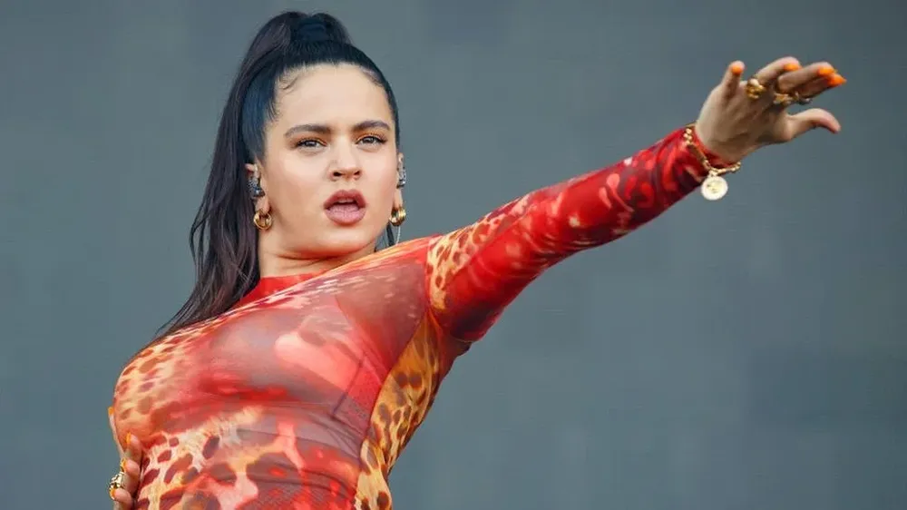 Rosalía es española, pero en Estados Unidos también podría considerarse como latina