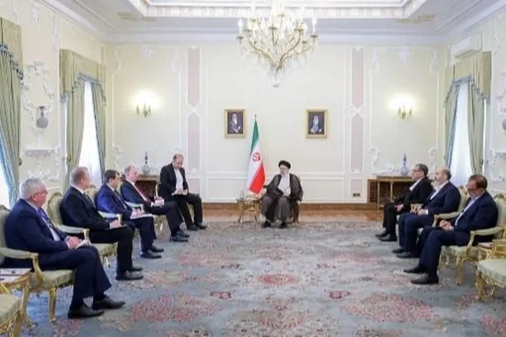 La llamada se produce inmediatamente después de la reunión concretada en miércoles pasado entre el secretario de Seguridad ruso, Nikolai Patrushev, y el almirante Ali Shamkhani,