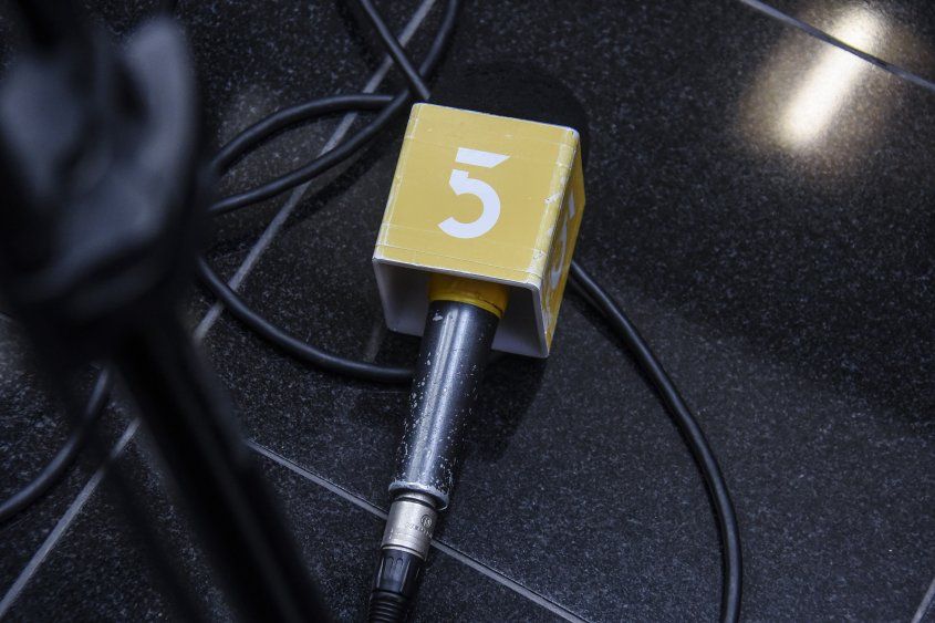 20250402 Micrófono de Canal 5, prensa, ley de medios, medios públicos