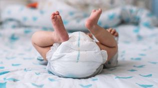 Comienza a regir nueva ley que actualiza la licencia por paternidad: sus principales cambios