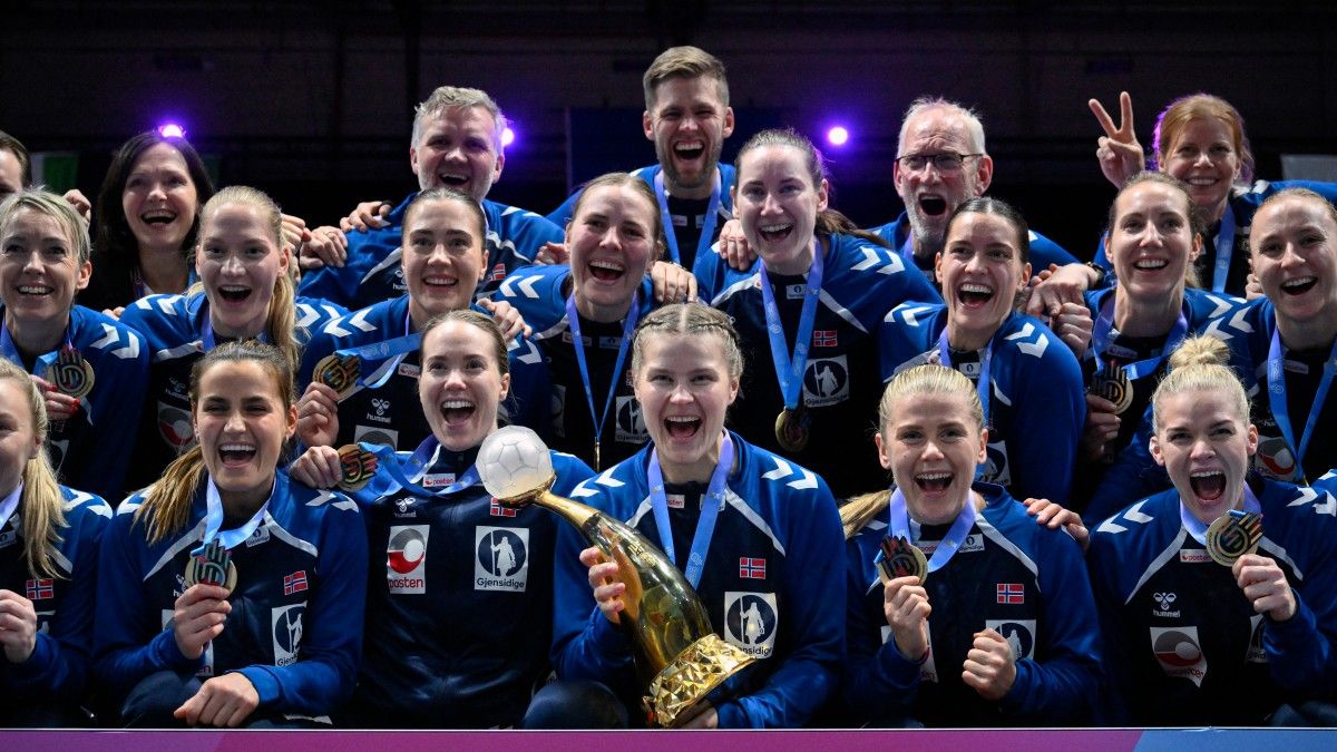 Noruega se corona campeona mundial de handball femenino por tercera vez consecutiva