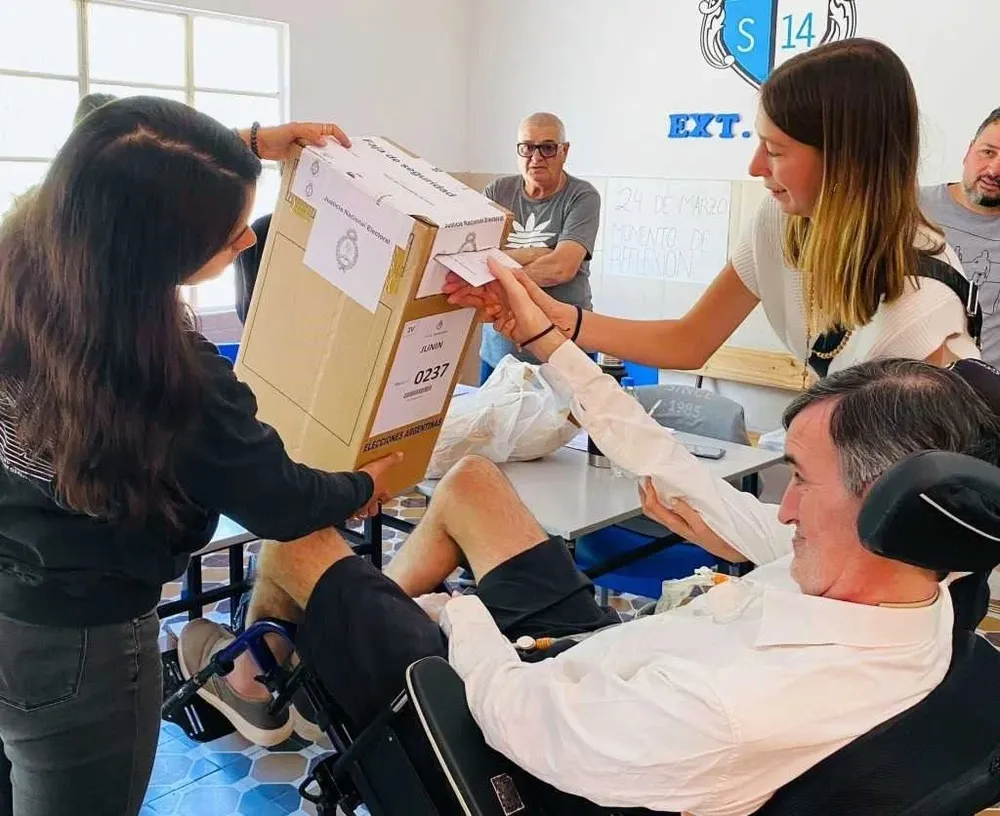 Votó Esteban Bullrich.