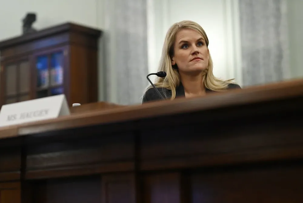 Frances Haugen se volvió a referir a Facebook.