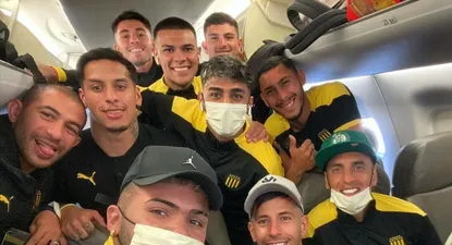 Con una selfie en el avión, directo a Brasil