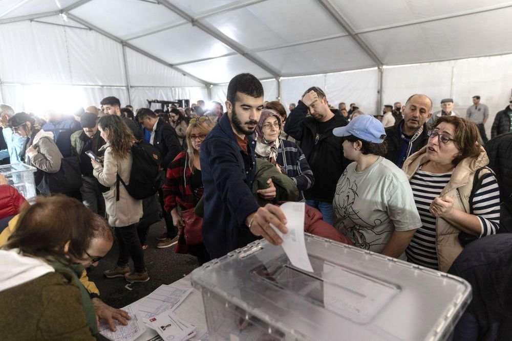Unos 15 millones de turcos, según el CHP, respaldaron la candidatura presidencial de Imamoglu en las primarias del pasado domingo.