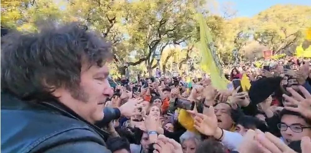 Milei cierra su campaña en el Movistar Arena polarizando con Patricia Bullrich