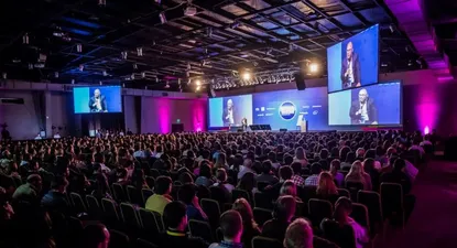El presidente de Endeavor, Andrés Cerisola, en la apertura de la MegaExperiencia 2017