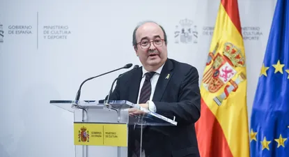 El hasta hoy ministro de Cultura y Deporte, Miquel Iceta, interviene durante el traspaso de la cartera de Cultura, en la sede del Ministerio de Cultura