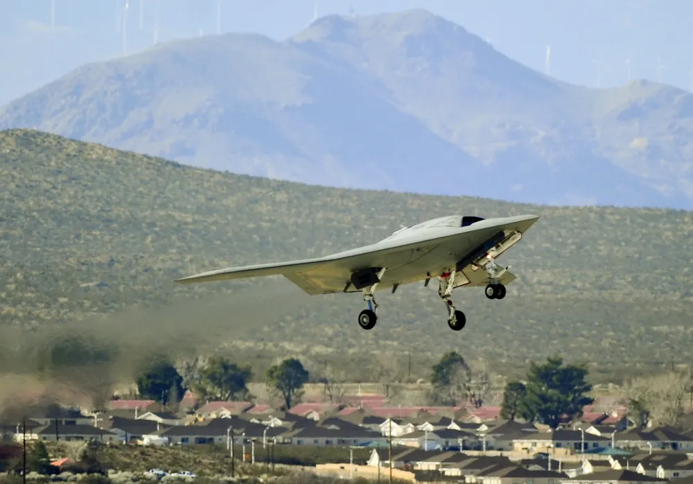 La nave X-47B, un ejemplo de robot asesino en funcionamiento