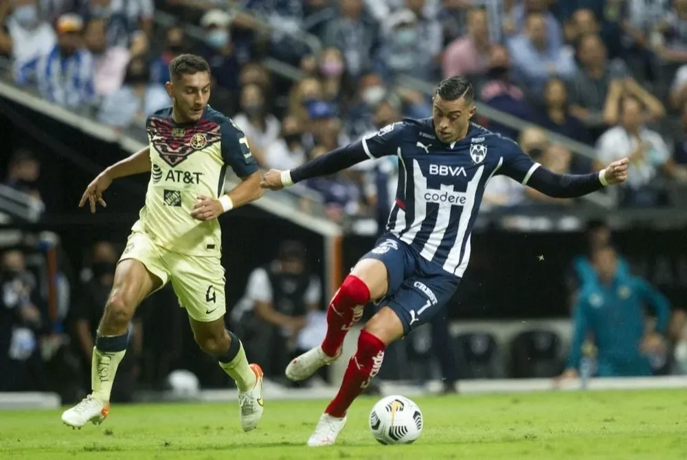 Sebastián Cáceres marca de Rogelio Funes Mori