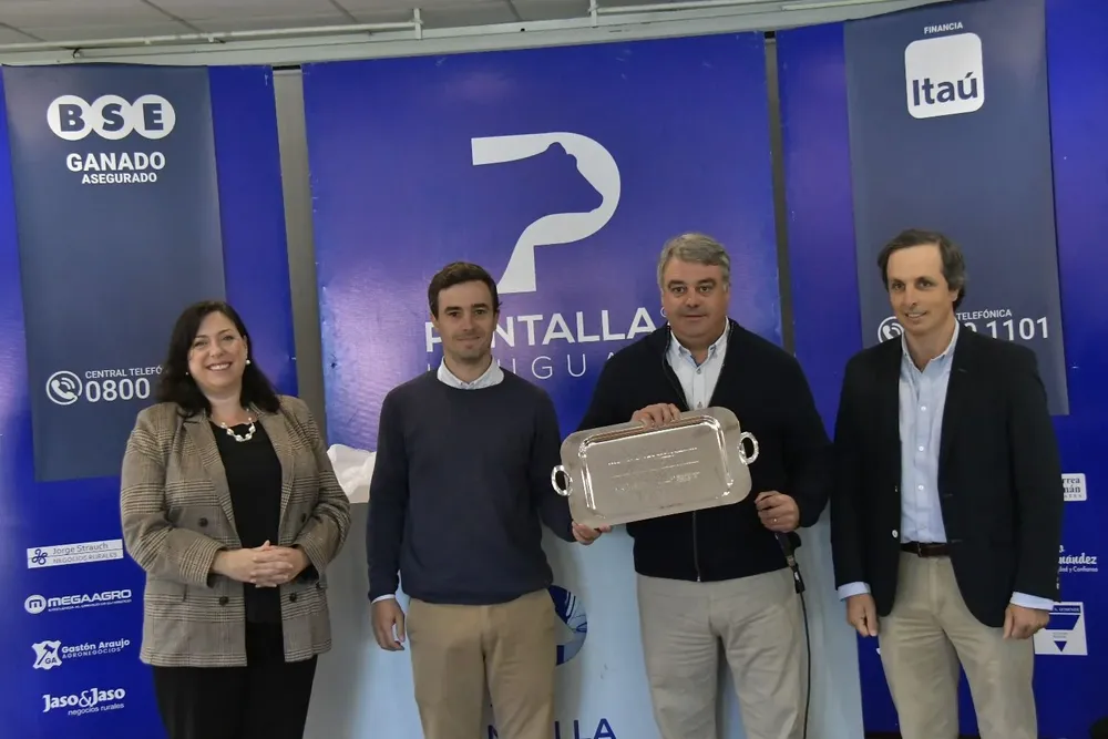 Los criadores de Hereford y Angus homenajearon a Pantalla Uruguay.