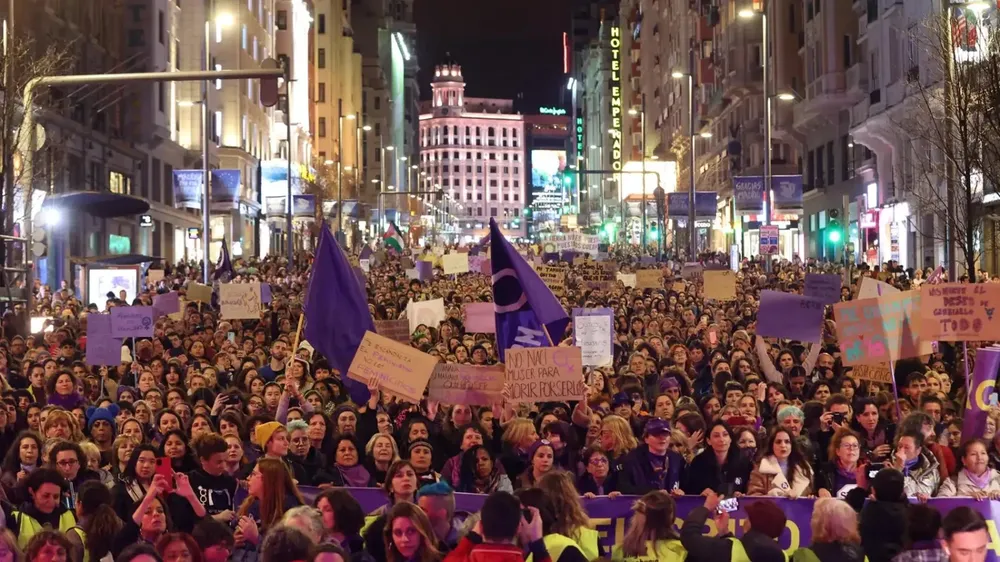 Un momento de la manifestación encabezada por el Movimiento Feminista de Madrid con motivo de la celebración del Día de la Mujer