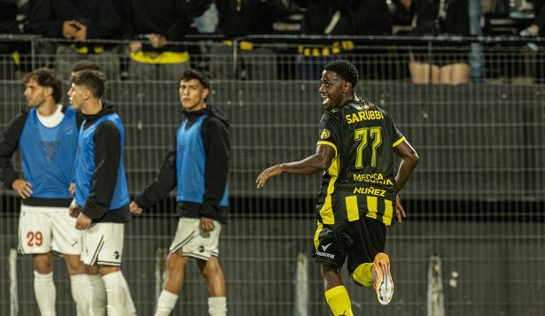Luis Angulo celebra su gol ante Danubio
