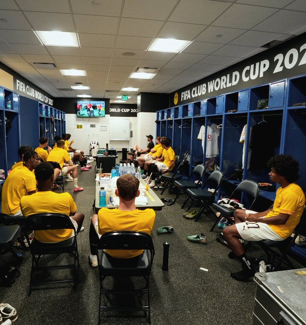 Los suplentes de Borussia Dortmund vieron al menos la primera parte del partido del Mundial de Clubes, desde el vestuario, mientras sus compa&ntilde;eros titulares jugaban
