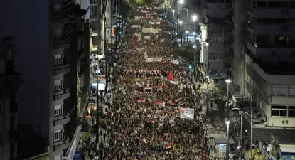 multitudinaria marcha del no a la reforma recorrio 18 de julio contra vivir sin miedo