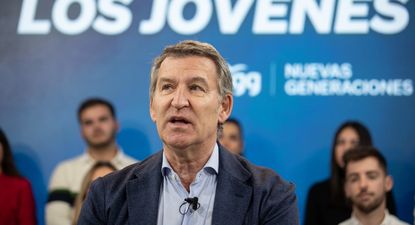 Nuñez Feijóo señala la inmigración como un problema de la UE y llama a los jóvenes a no rendirse ante la decadencia del Gobierno