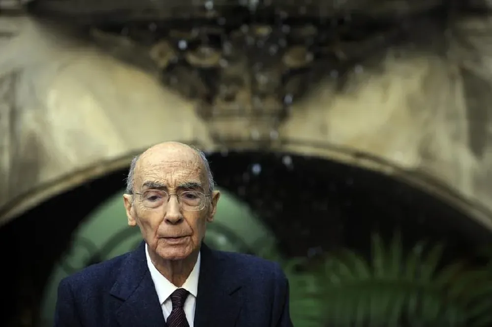 Saramago fue víctima de una leucemia crónica que acabó con su vida a los 87 años.