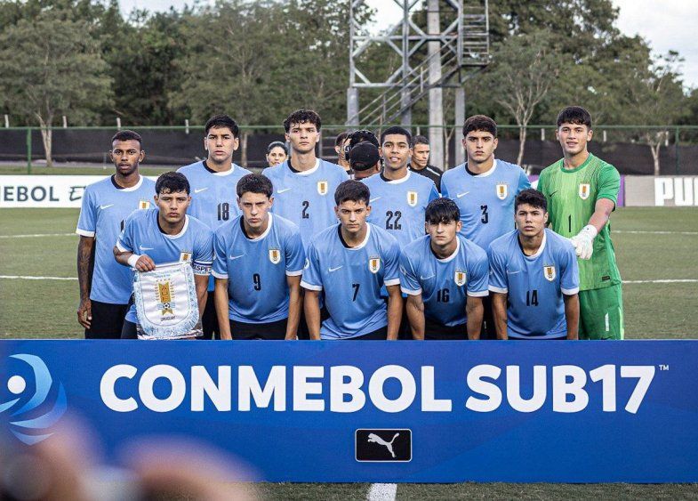 El equipo titular de Uruguay que comenzó jugando ante Colombia en la fecha 4 del Grupo A del Sudamericano sub 17
