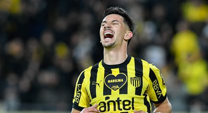 Maximiliano Silvera luego que le anulan el gol en Peñarol vs Wanderers por estar en posición adelantada