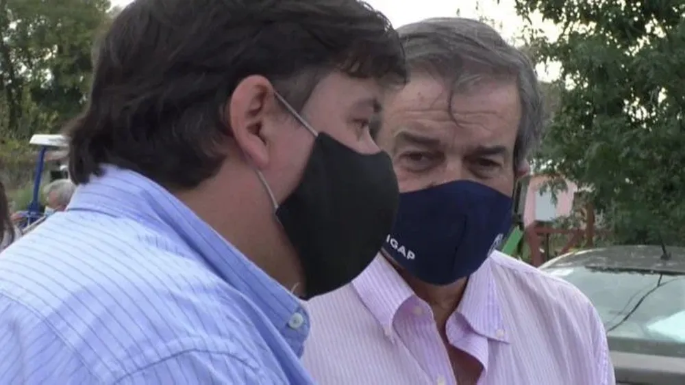 El ministro de Ambiente Adrián Peña, junto a Carlos María Uriarte