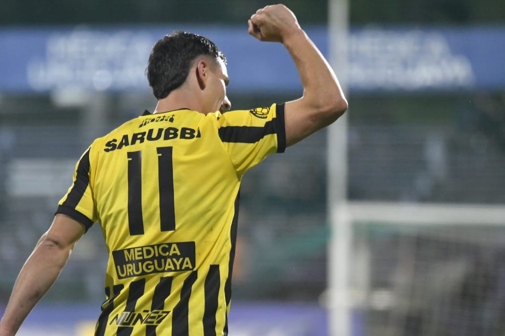 Maxi Silvera festeja su gol