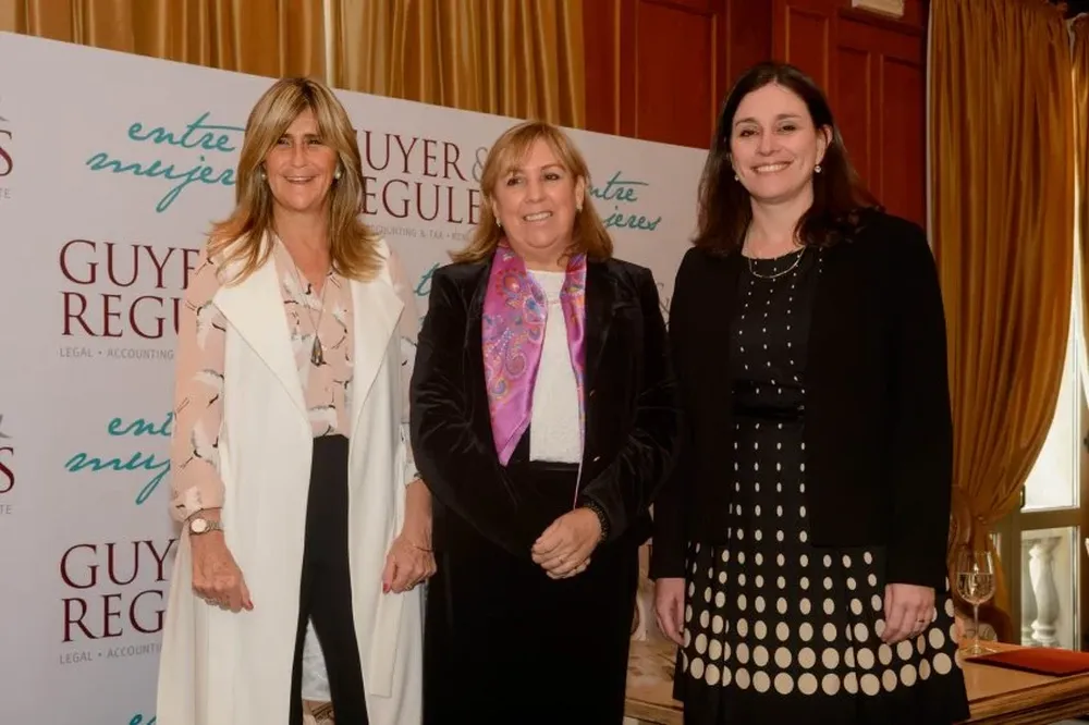 Virginia Suárez, Graciela Reybaud y Vivianne Caumont